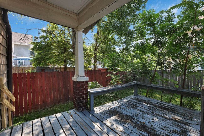 Building Photo - 461-463 Reinhard Ave