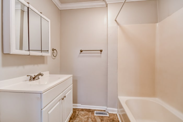 Building Photo - 3776 Hilltop Rd SE