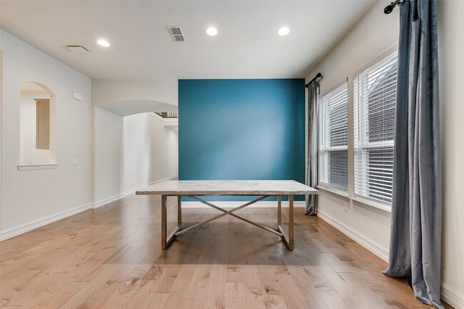 Building Photo - 5200 Amphora Ave