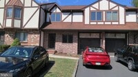 Building Photo - 4 Boleyn Ct