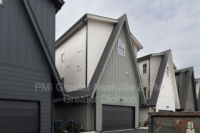 Building Photo - 537 Midnight Way