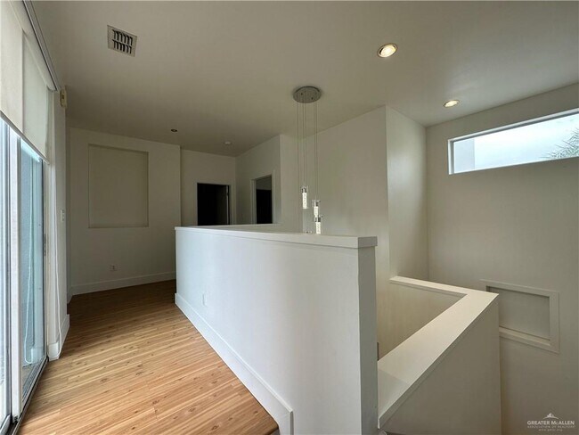 Building Photo - 2312 S 43rd St