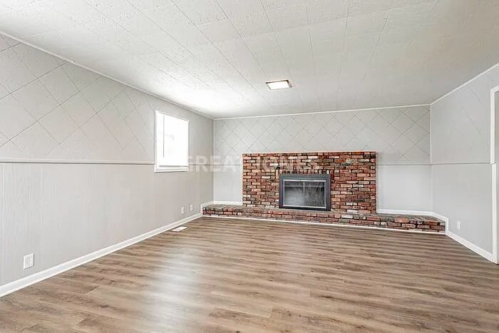 Building Photo - 121 Rose Ln