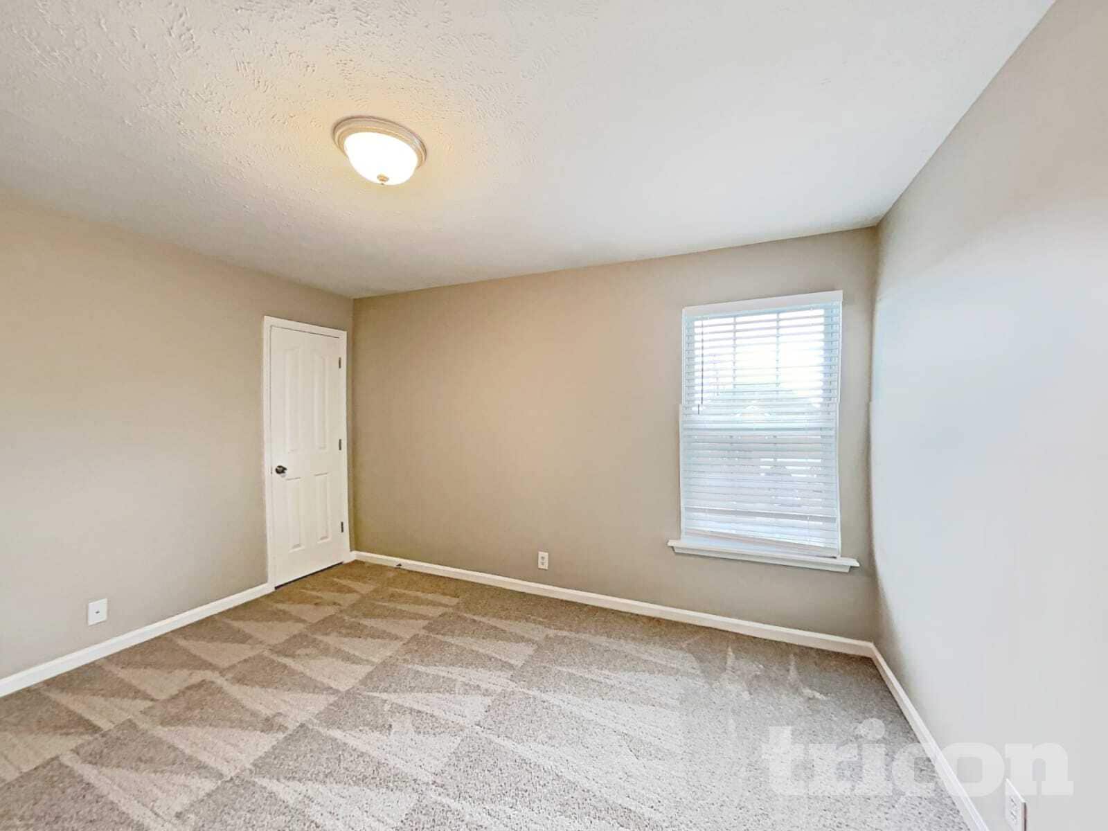 Building Photo - 1421 E Nir Shreibman