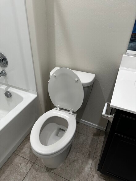 Building Photo - 35288 W San Alvarez Ave