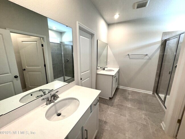 Building Photo - 68 Spruce Hl Pt