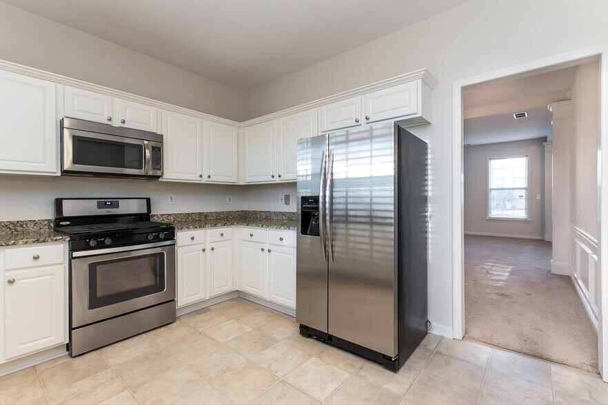 Building Photo - 3740 Ridgefair Dr