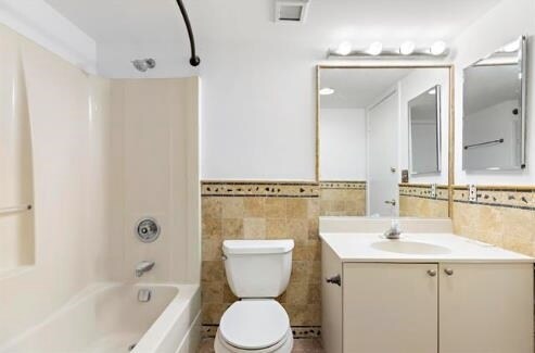 Building Photo - 551 Observer Hwy