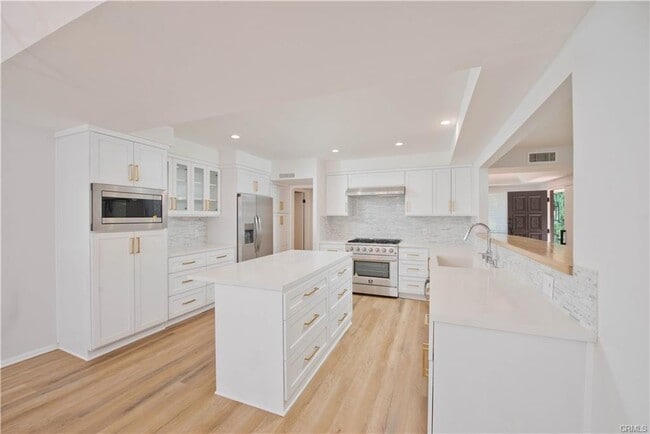 Building Photo - 4441 Saugus Ave