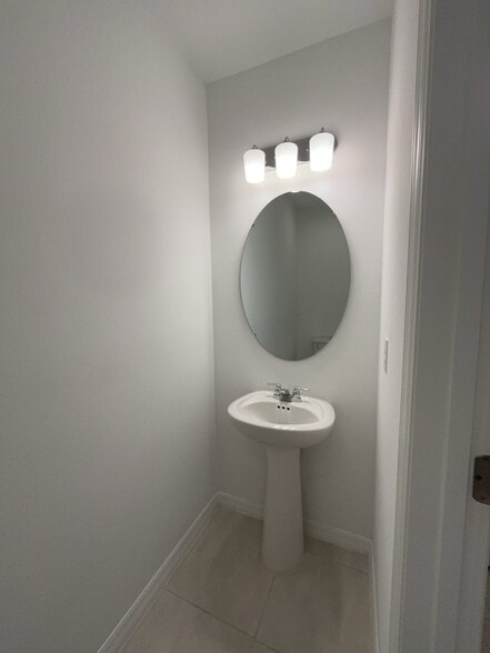 Building Photo - 76 Citrine Lp