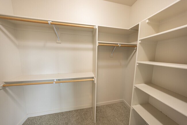 Building Photo - 3 bedroom home in Ridgefield w/ AC - Built...