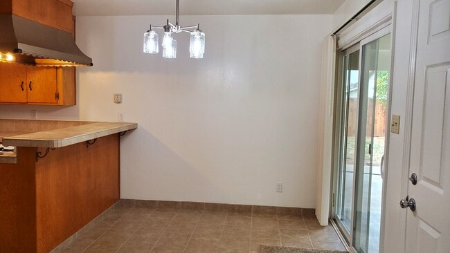 Building Photo - 6988 McQuillan Cir