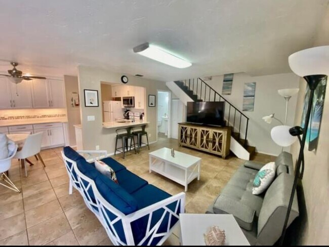 Building Photo - 3334 Ottawa Cir