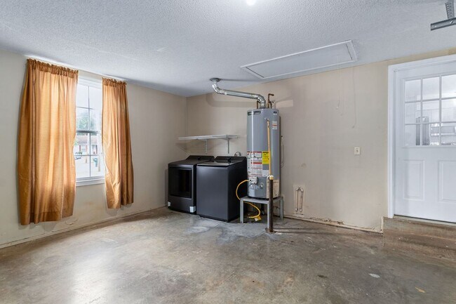 Building Photo - 1591 Barrett Dr