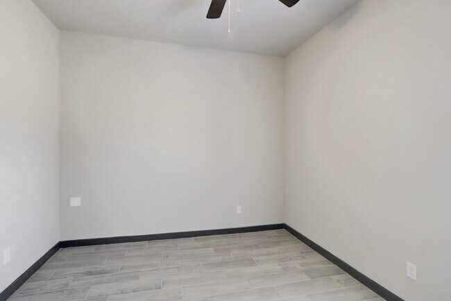 Building Photo - 5626 Kittridge St