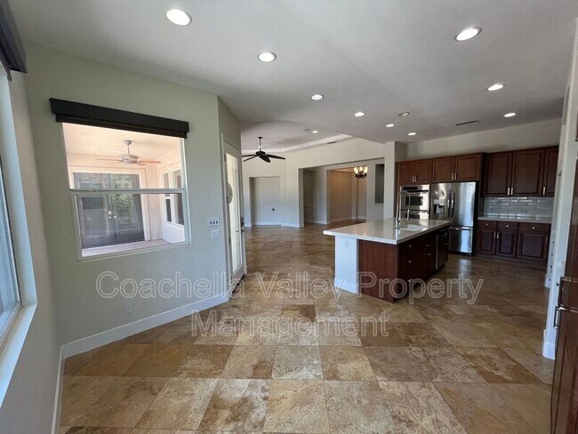 Building Photo - 135 Tesori Dr