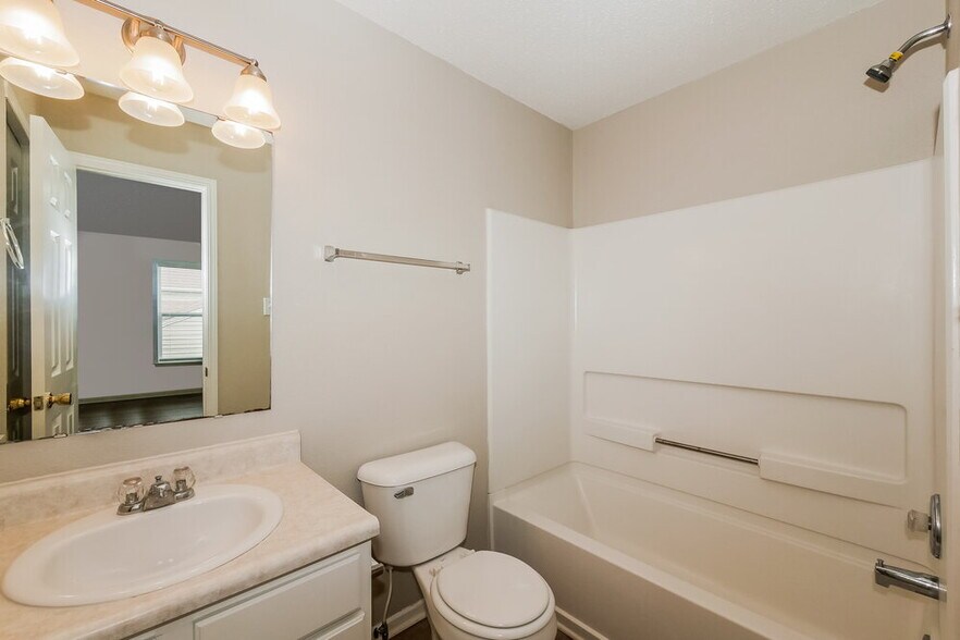 Building Photo - 936 Brookstone Dr