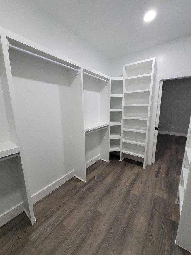 Building Photo - 516 June Bug Ct