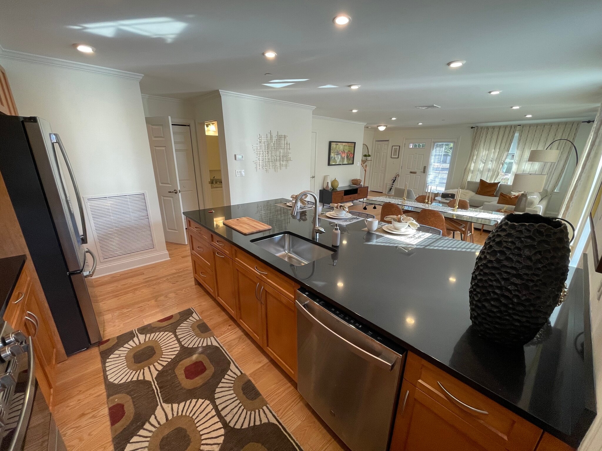 Building Photo - 302 Paine Ct