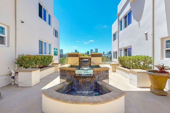 Primary Photo - Stunning Condo with Downtown Views – Prime...