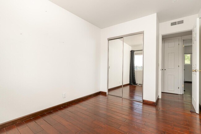 Building Photo - 2345 Paloma Ct