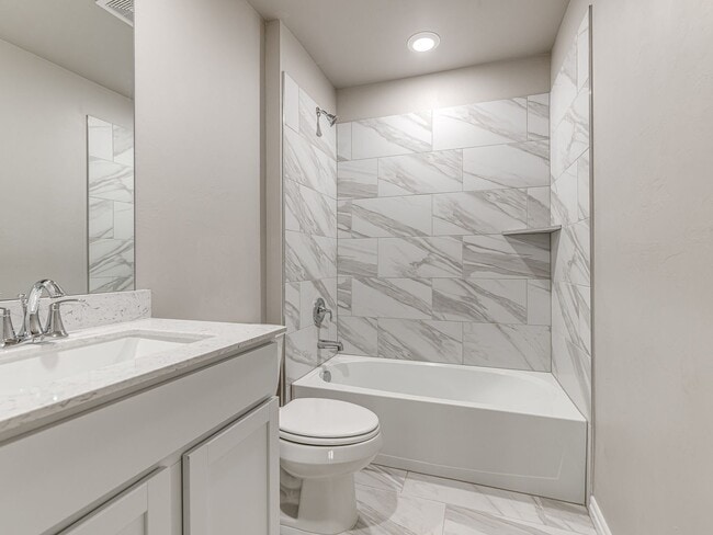 Building Photo - Newer home only minutes away from Paycom, Falling Springs Addition + Greenbelt lot + Deer Creek S...