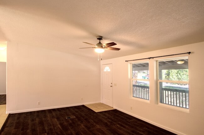 Building Photo - 2820 Toho Trail
