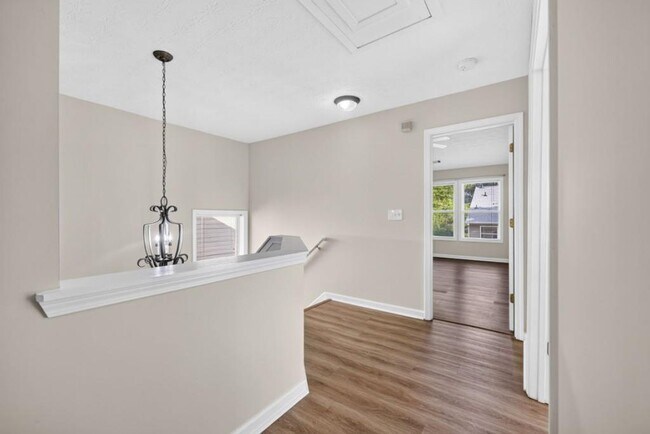 Building Photo - 4379 Annlette Dr NW