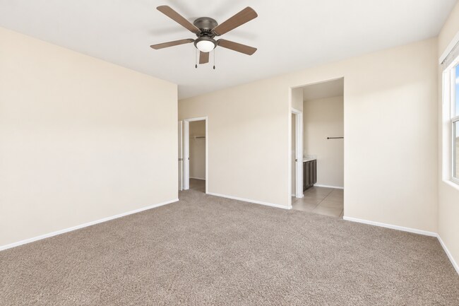 Building Photo - 1317 W Byrd Ave