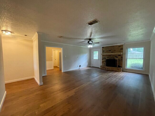 Building Photo - 2265 Leaning Oaks