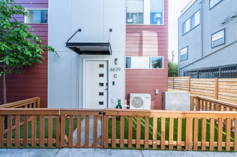 Building Photo - 8839 Midvale Ave N