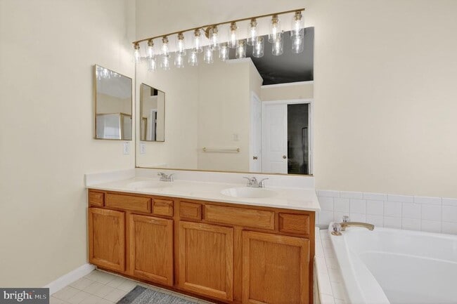 Building Photo - 8010 Readington Ct