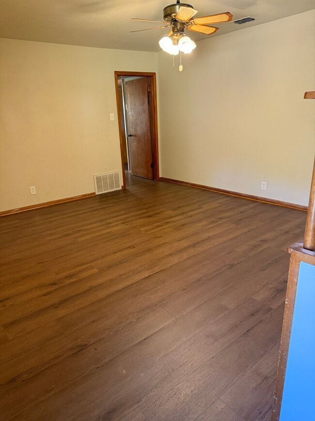 Building Photo - 3 Bedroom 3 Bath on an 1 Acre Landlord does yard