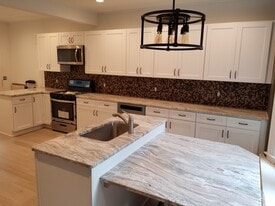 4 beverly - Fully Renovated Park and Beverly Apartments!