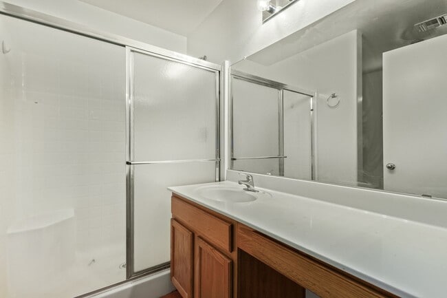 Building Photo - Single-Story 3 Bedroom Home in Rancho El Mirage