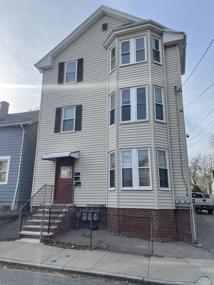 Primary Photo - 114 Vandewater St