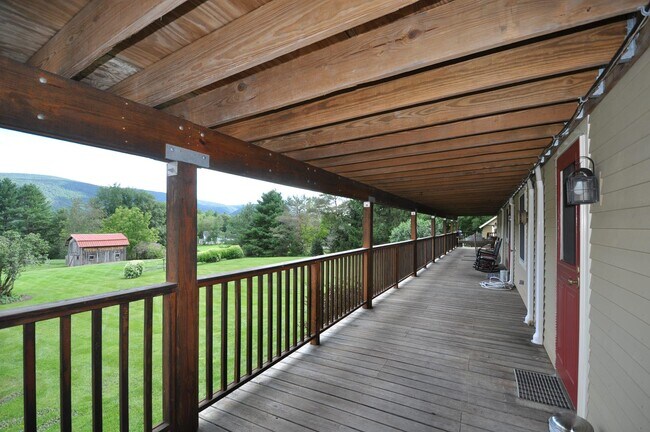 Building Photo - 764 Barnumville Rd