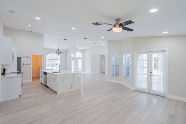 Building Photo - 15845 83rd Ln N