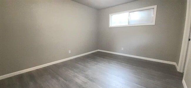 Building Photo - 221 Caylor St