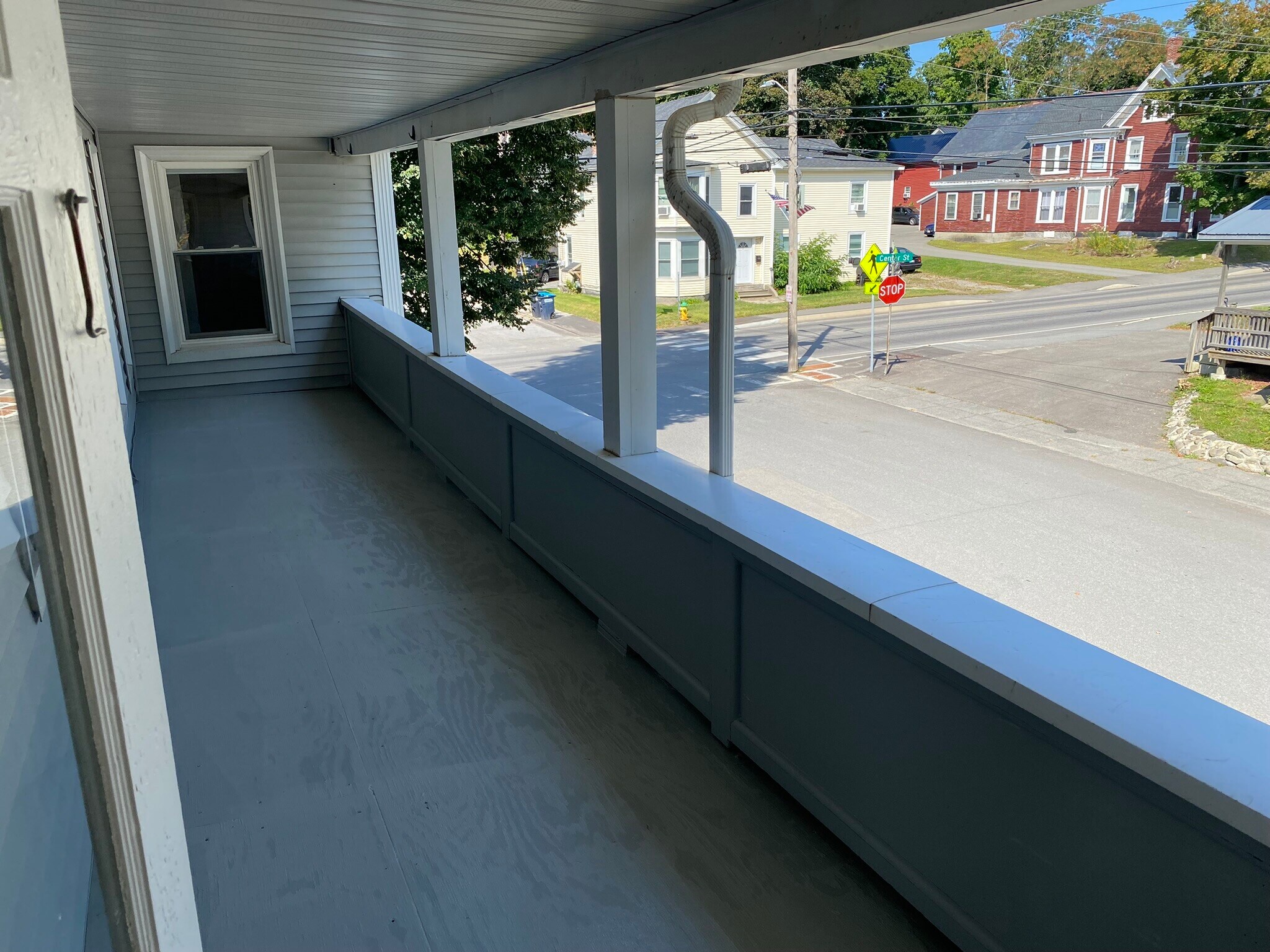 balcony / open porch - 210 Center St