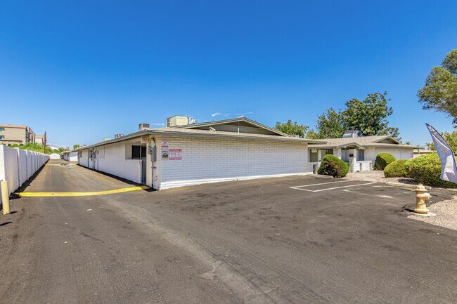 Interior Photo - Rossmore Apartments