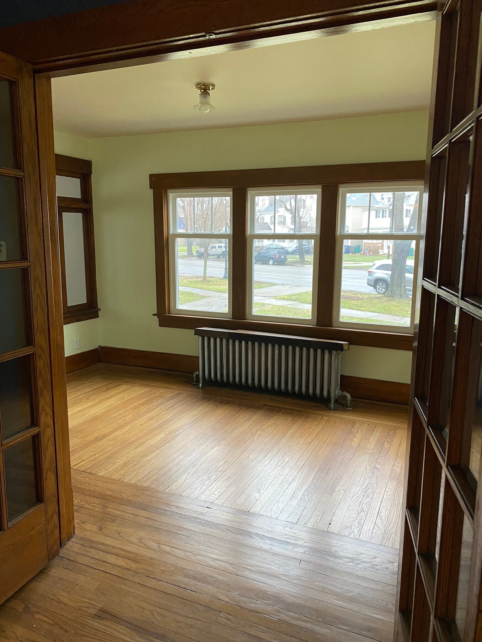 sunroom - 839 McKinley Pky