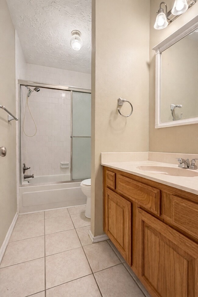 Building Photo - 1754 Jo Ann Ln