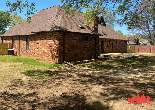Building Photo - 3606 Chester Ln