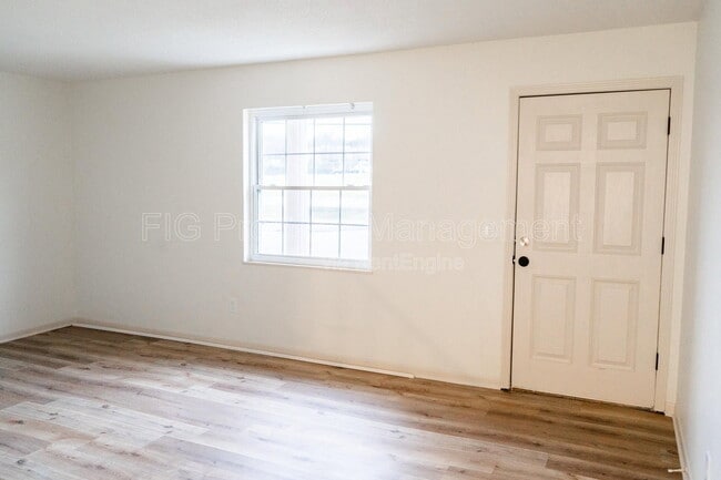 Building Photo - 3120 E Governor John Sevier Hwy