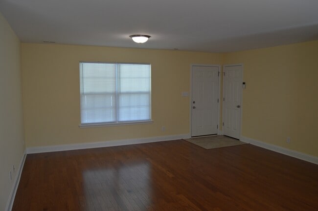 Building Photo - 132 Springfield Rd