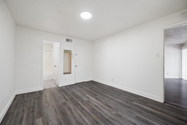 Building Photo - 10733 Braes Bend Dr