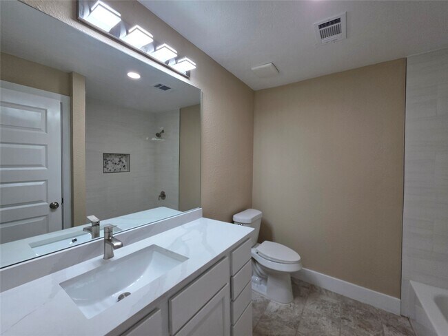 Building Photo - 2306 19th Ave N