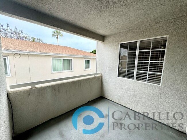 Building Photo - 1070 Felspar St