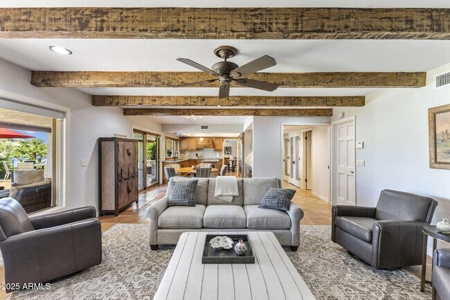 Building Photo - 7620 E Vía Del Placito